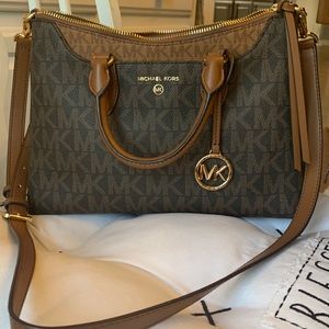 Michael Kors Crossbody